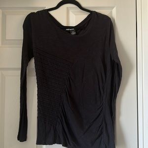 Long sleeve black DKNY T-shirt with rouche at the waist.